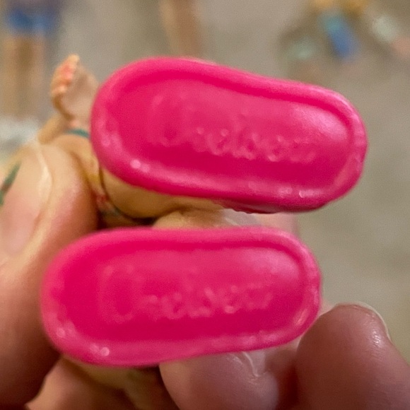 Barbie-one regular size and one small doll (Chelsea) - Picture 4 of 6